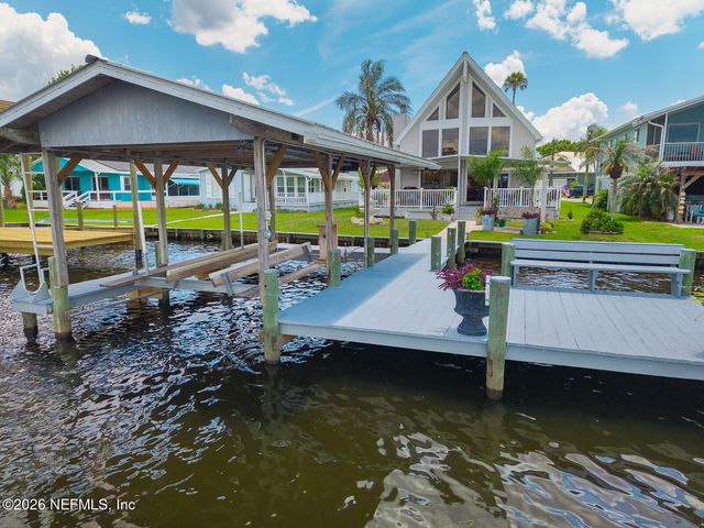 200 SPORTSMAN Drive, Welaka, FL 32193