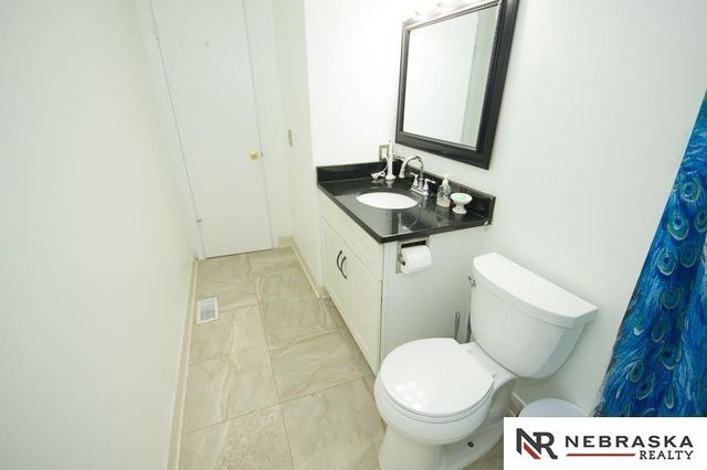 2808 NW 7th Street, Lincoln, NE 68521