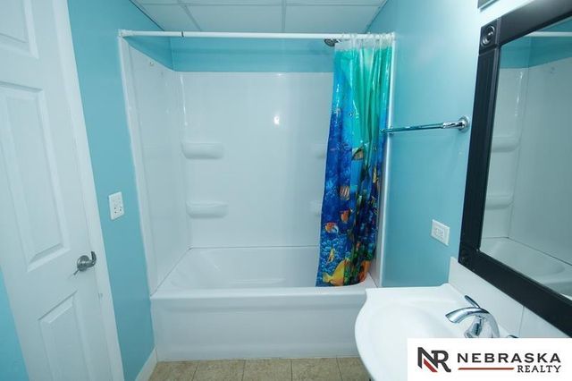 2808 NW 7th Street, Lincoln, NE 68521