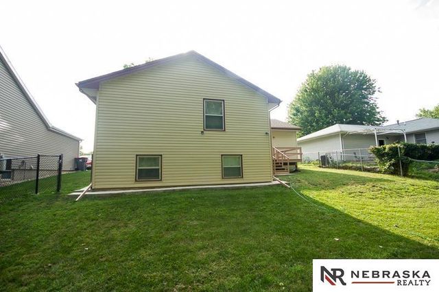 2808 NW 7th Street, Lincoln, NE 68521