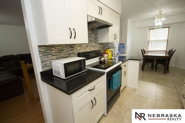 2808 NW 7th Street, Lincoln, NE 68521