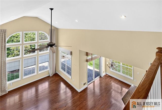 15 Monarch Road, Monroe, NJ 08831
