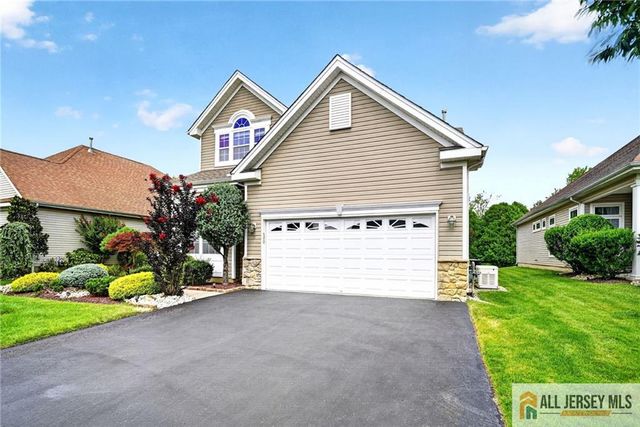 15 Monarch Road, Monroe, NJ 08831
