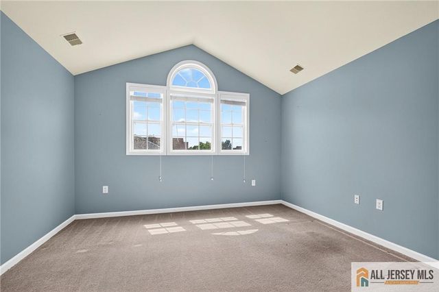 15 Monarch Road, Monroe, NJ 08831