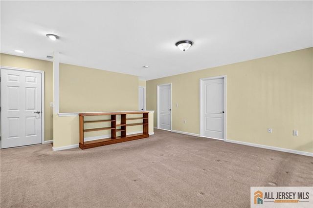 15 Monarch Road, Monroe, NJ 08831