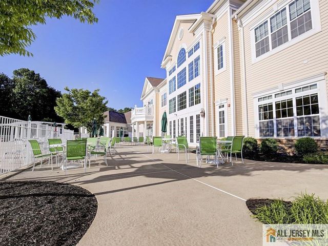 15 Monarch Road, Monroe, NJ 08831