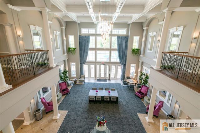 15 Monarch Road, Monroe, NJ 08831