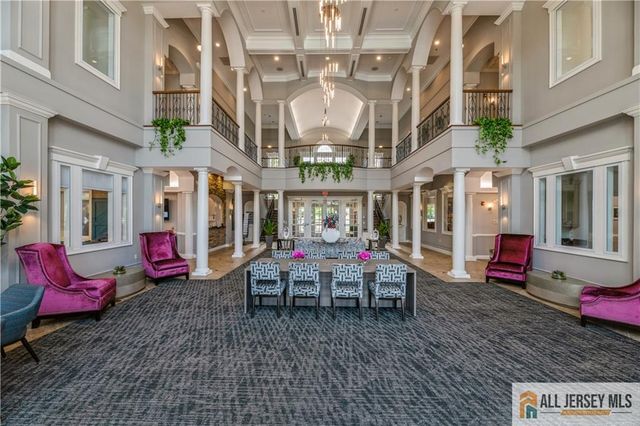 15 Monarch Road, Monroe, NJ 08831