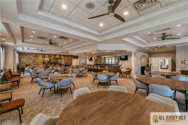 15 Monarch Road, Monroe, NJ 08831