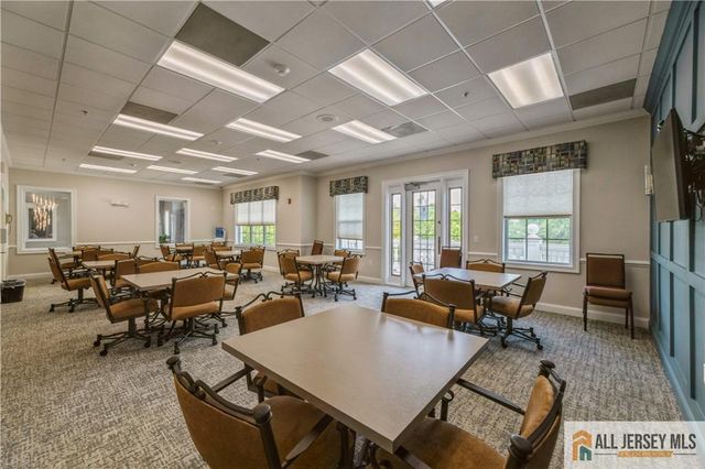 15 Monarch Road, Monroe, NJ 08831