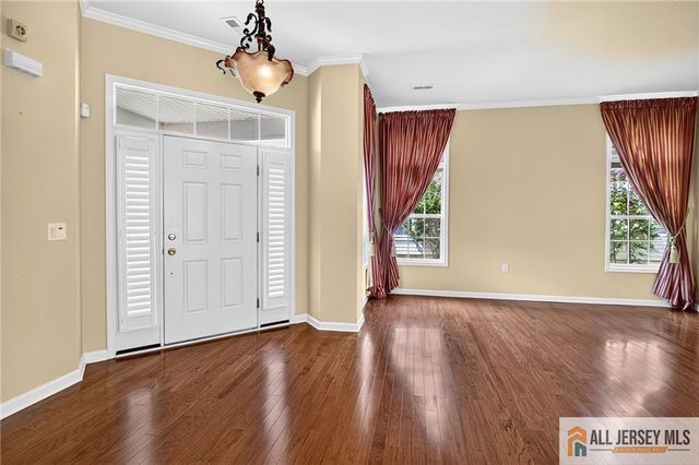 15 Monarch Road, Monroe, NJ 08831
