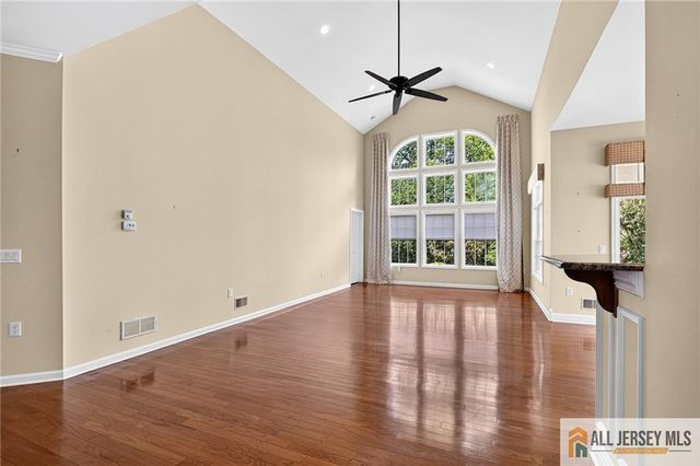 15 Monarch Road, Monroe, NJ 08831