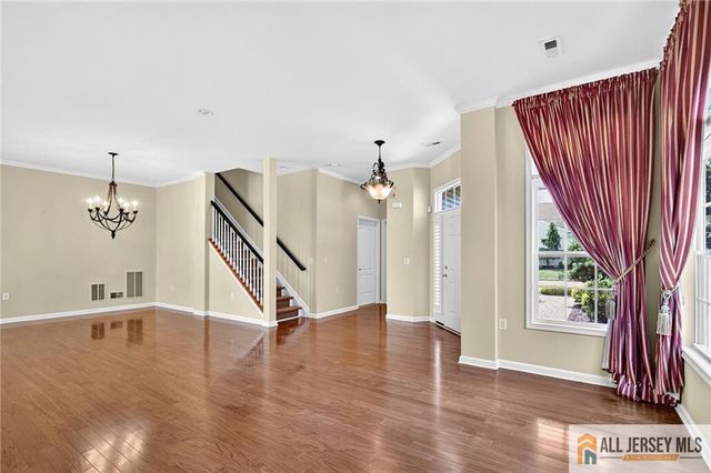 15 Monarch Road, Monroe, NJ 08831