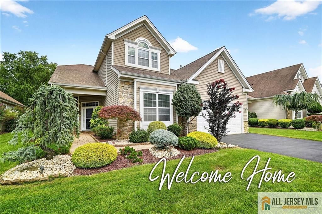 15 Monarch Road, Monroe, NJ 08831