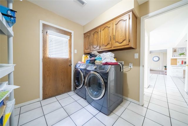 919 Green Hills Road, Duncanville, TX 75137