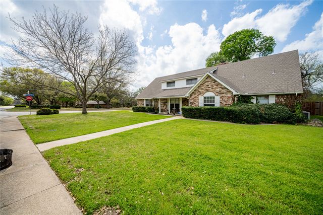 919 Green Hills Road, Duncanville, TX 75137
