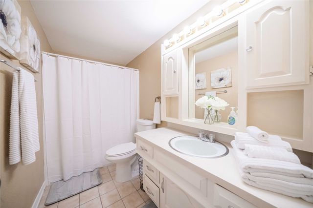 919 Green Hills Road, Duncanville, TX 75137