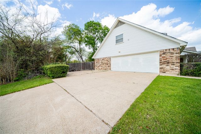 919 Green Hills Road, Duncanville, TX 75137