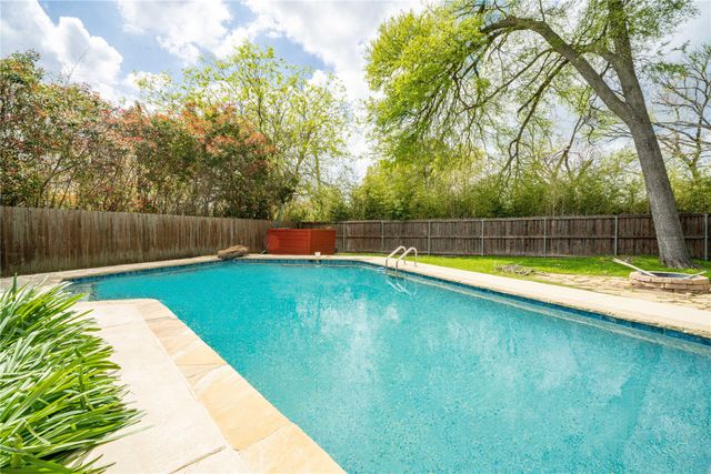 919 Green Hills Road, Duncanville, TX 75137