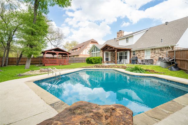 919 Green Hills Road, Duncanville, TX 75137