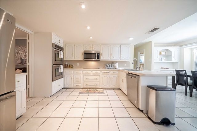 919 Green Hills Road, Duncanville, TX 75137