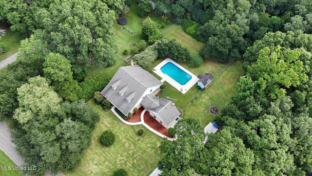 39 Woodridge Lane, Picayune, MS 39466