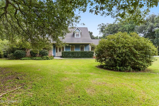39 Woodridge Lane, Picayune, MS 39466