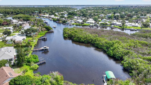 784 Wisper Bay Drive, Palm City, FL 34990