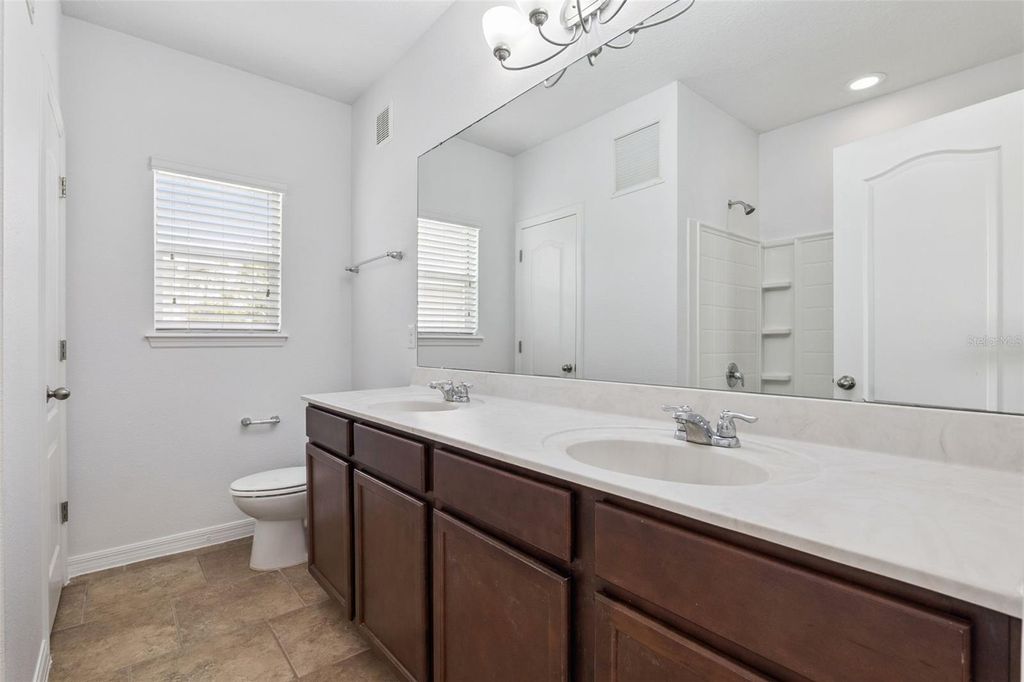 Image 18 of property listing at 6558 S GOLDENROD ROAD 78B, Orlando, FL 32822