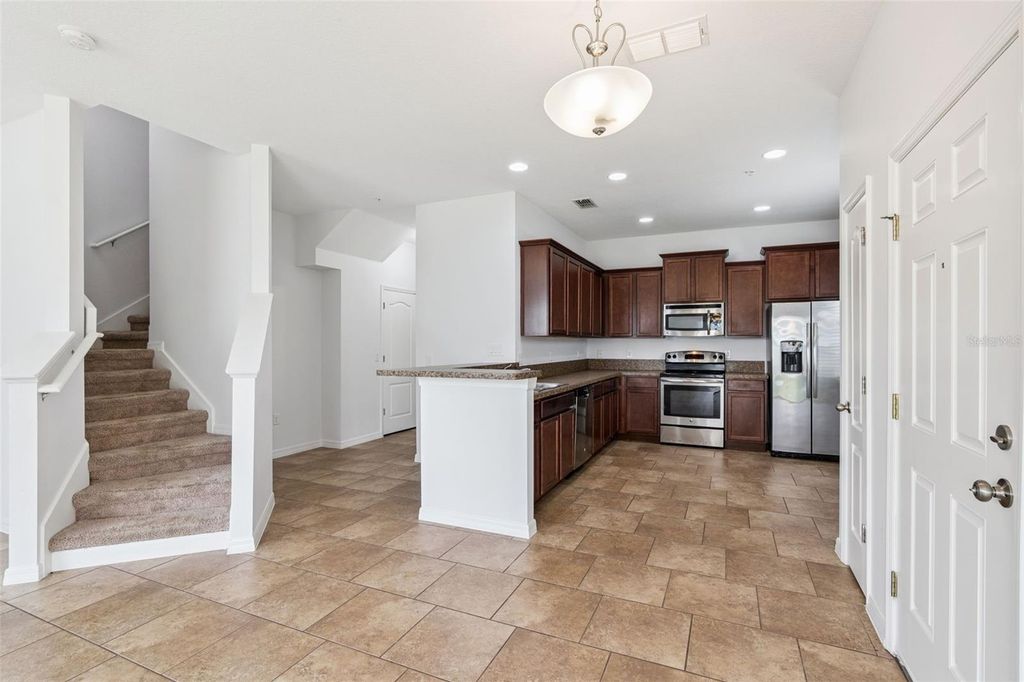Image 8 of property listing at 6558 S GOLDENROD ROAD 78B, Orlando, FL 32822