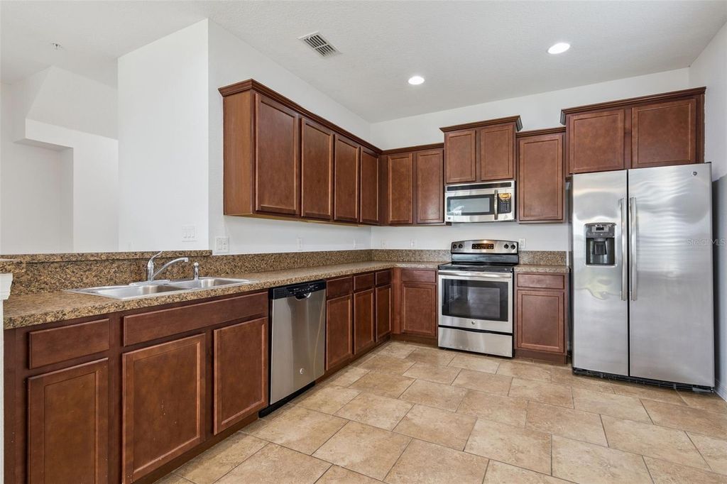 Image 9 of property listing at 6558 S GOLDENROD ROAD 78B, Orlando, FL 32822