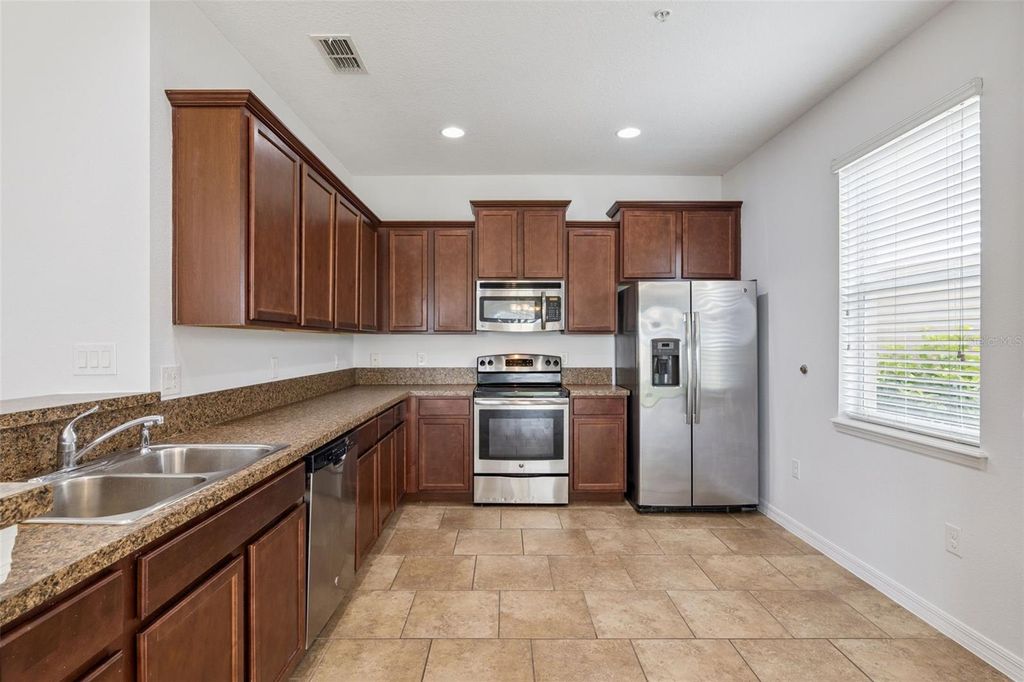 Image 10 of property listing at 6558 S GOLDENROD ROAD 78B, Orlando, FL 32822