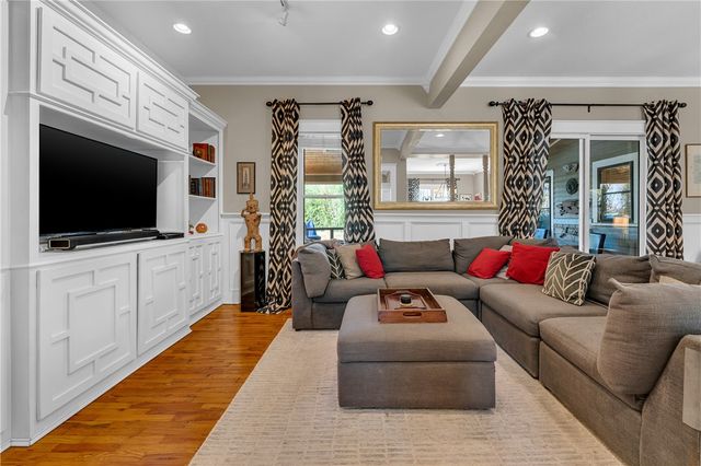 501 N Walnut Avenue, Fayetteville, AR 72701