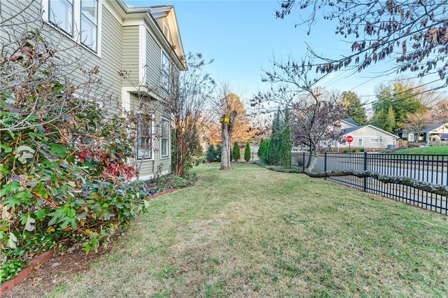 501 N Walnut Avenue, Fayetteville, AR 72701