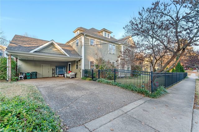 501 N Walnut Avenue, Fayetteville, AR 72701