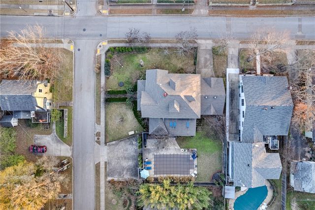 501 N Walnut Avenue, Fayetteville, AR 72701