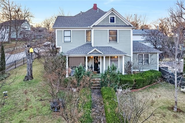 501 N Walnut Avenue, Fayetteville, AR 72701