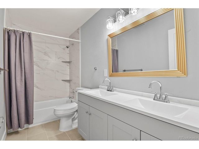 940 Vaughn St, Aurora, CO 80011