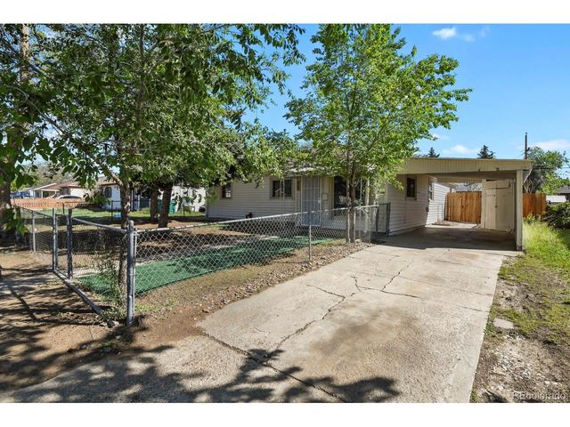 940 Vaughn St, Aurora, CO 80011