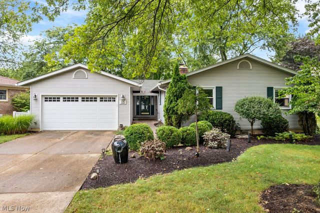 25 Squires Court, Medina, OH 44256