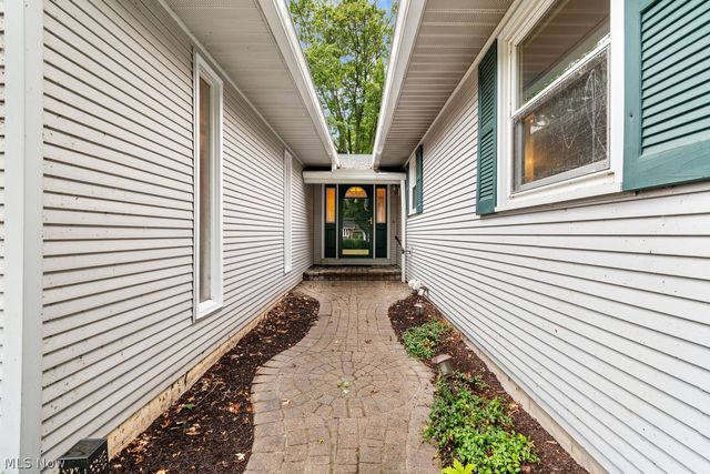 25 Squires Court, Medina, OH 44256
