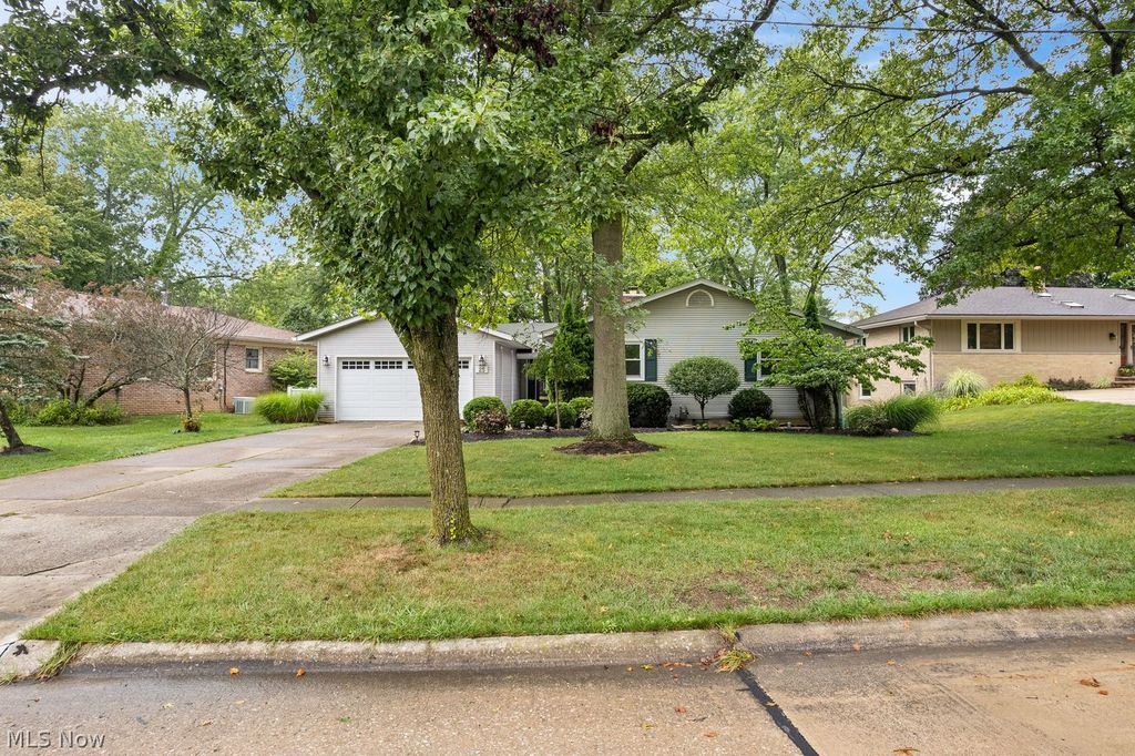 25 Squires Court, Medina, OH 44256