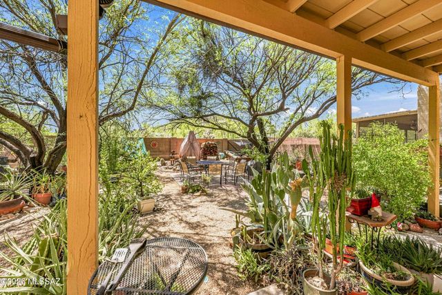 3001 W Desert Glory Drive, Tucson, AZ 85745