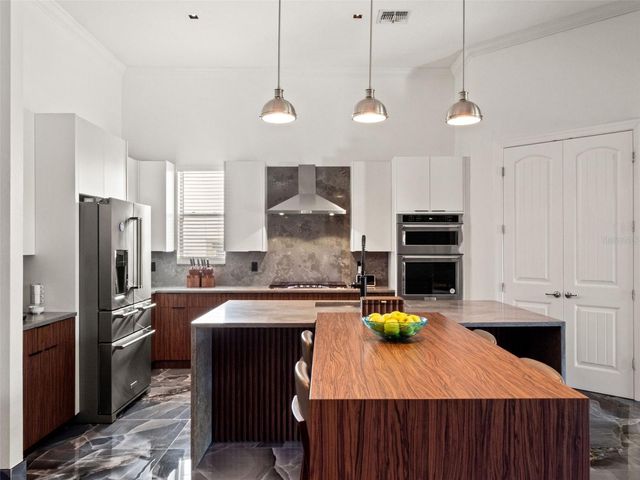 9225 HANGING VINE COURT, Orlando, FL 32836