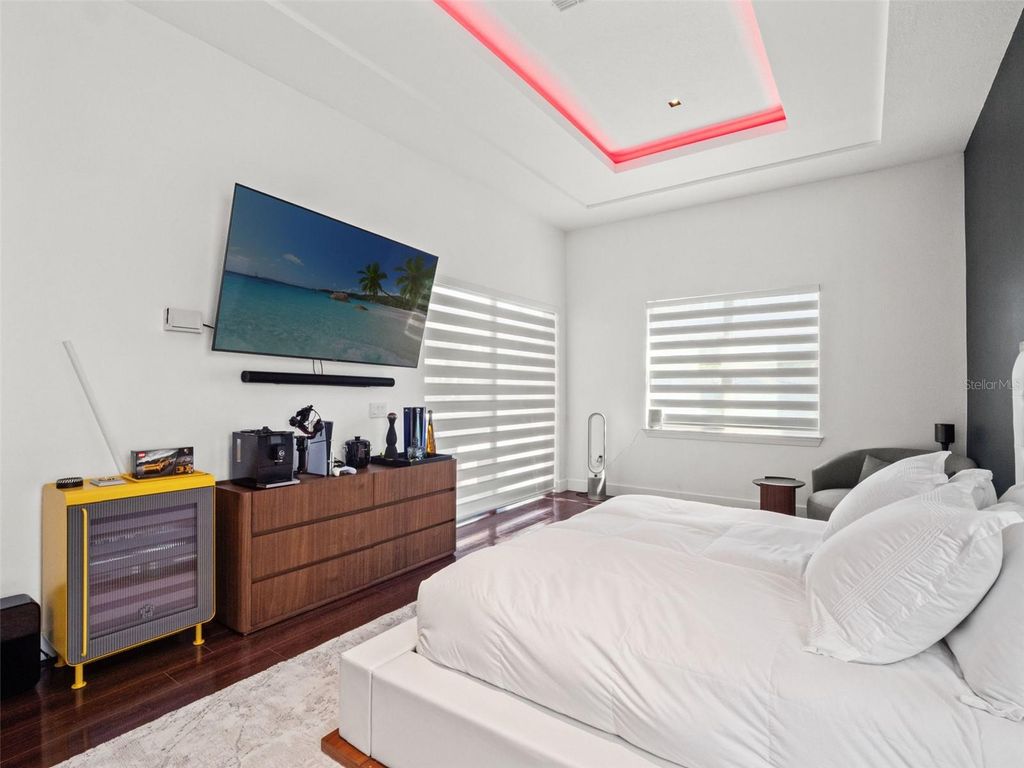 Image 19 of property listing at 9225 HANGING VINE COURT, Orlando, FL 32836