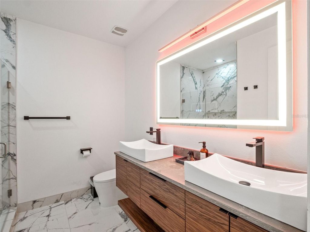 Image 30 of property listing at 9225 HANGING VINE COURT, Orlando, FL 32836