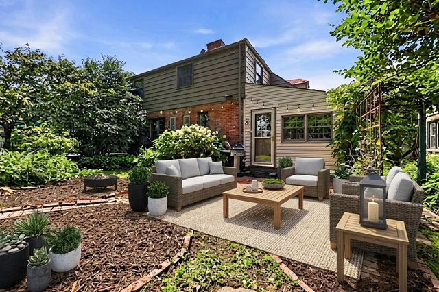 89 MARKHAM DRIVE, Mt Lebanon, PA 15228