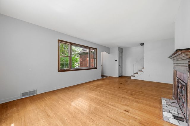 89 MARKHAM DRIVE, Mt Lebanon, PA 15228