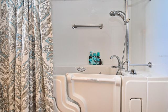 1000 GARDENS EDGE DRIVE 1023, Venice, FL 34285