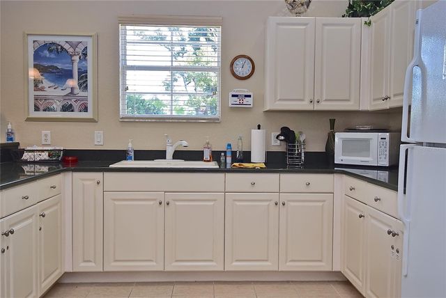 1000 GARDENS EDGE DRIVE 1023, Venice, FL 34285